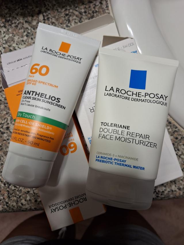 La Roche-Posay Moisturizer Application