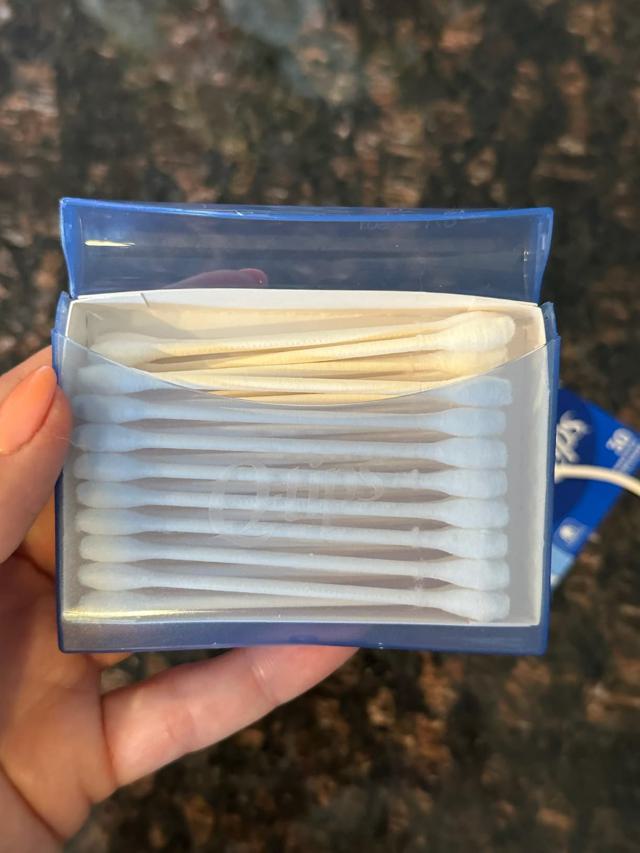 Q-tips Travel Pack in use