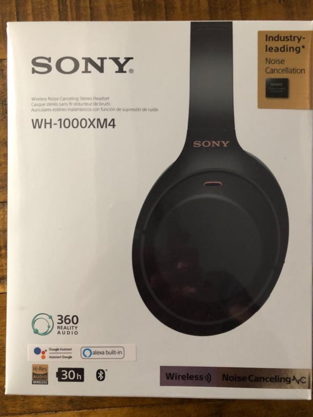 Sony WH-1000XM4 headphones charging