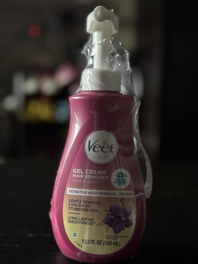 VEET Hair Removal Cream Application