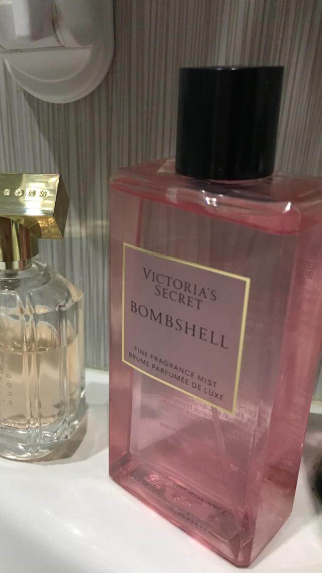 Victoria's Secret Bombshell in use