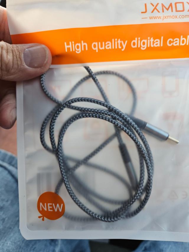 JXMOX USB cable in automobile