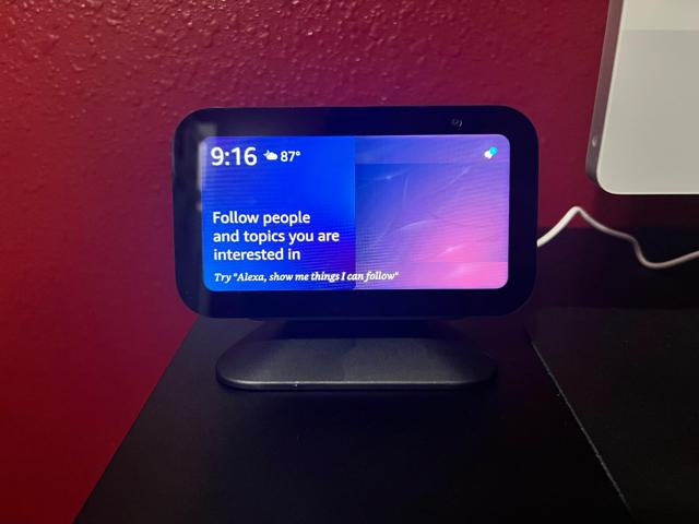 Echo Show 5 (3rd Gen) display