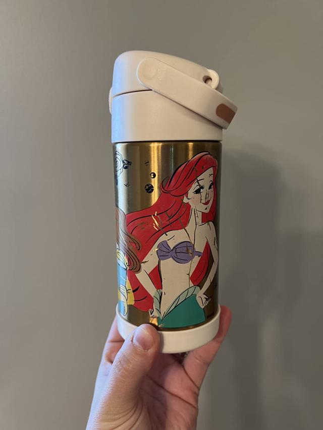 Peeling design on THERMOS FUNTAINER Water Bottle