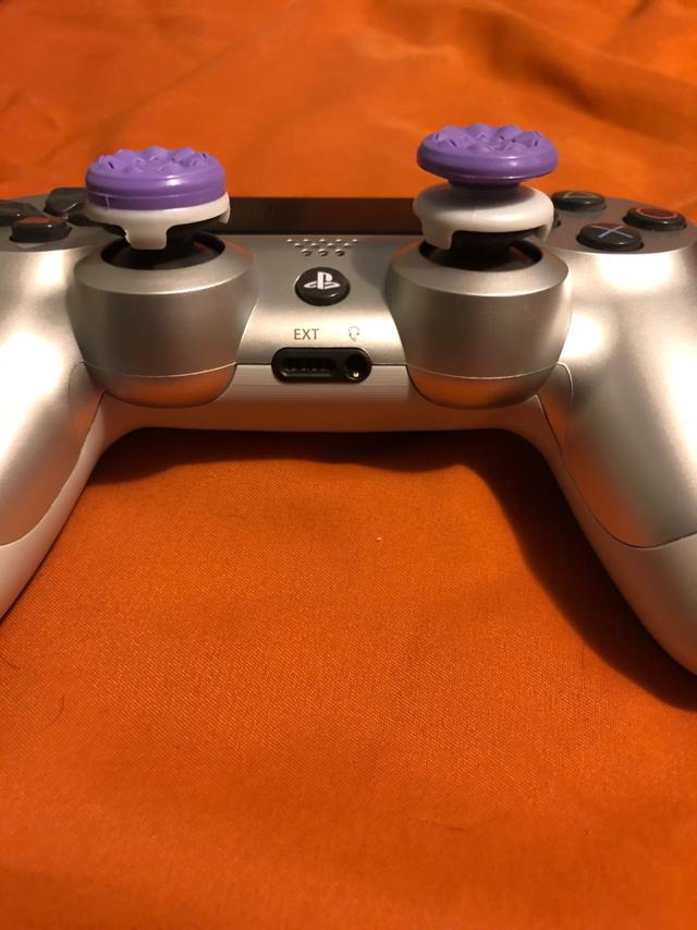 KontrolFreek FPS Freek Galaxy Purple close-up