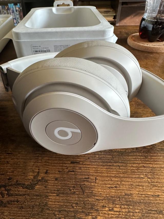 Beats Studio Pro in travel case