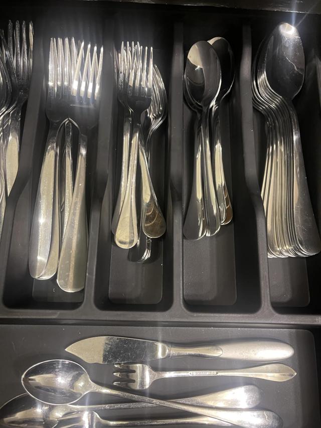 Lifewit Silverware Drawer Organizer in use