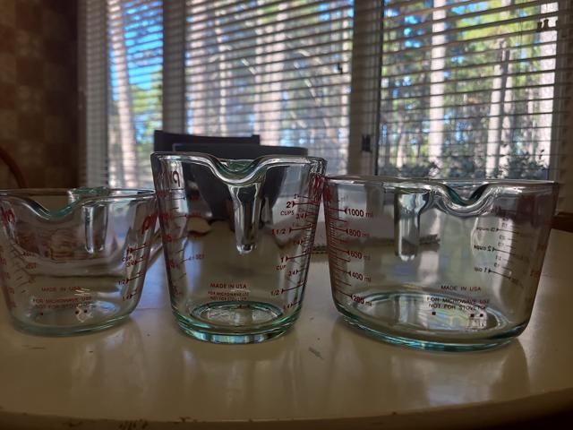 Pyrex measuring cup spout comparison