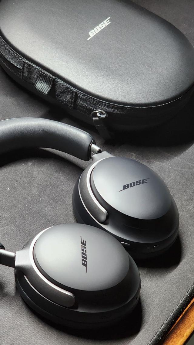 Bose QuietComfort Ultra Headphones controls