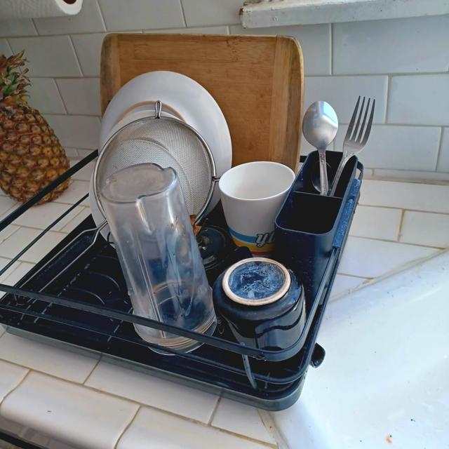 Kitsure Dish Drying Rack in use