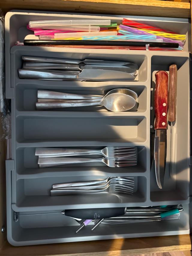 Organized drawer with Lifewit Silverware Organizer