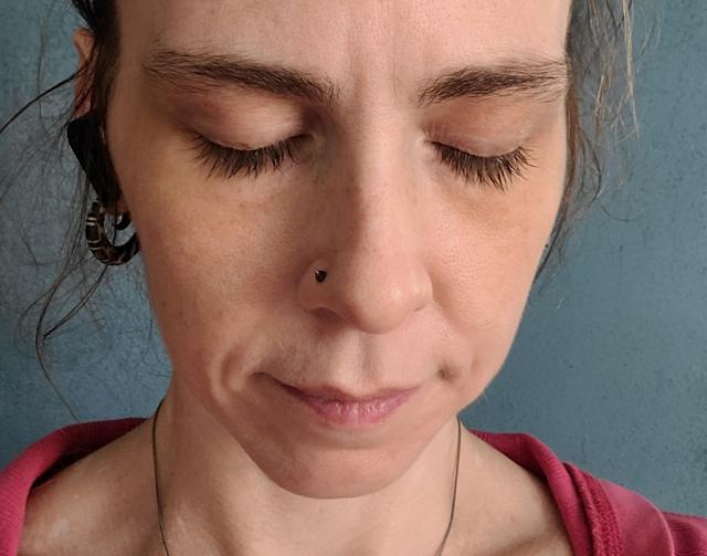 Comparison of lashes before and after GrandeLASH-MD