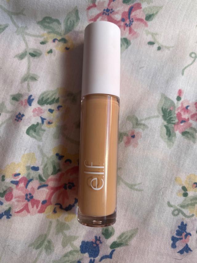 e.l.f. Hydrating Camo Concealer swatch