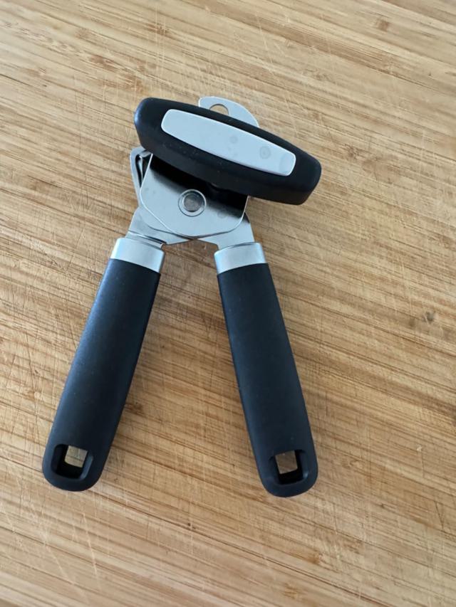 Gorilla Grip Can Opener in use