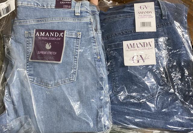 Gloria Vanderbilt Amanda Jeans Front View