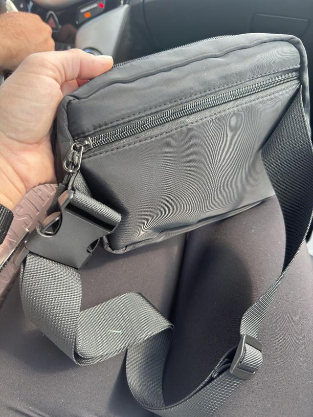 Belt bag with multiple pockets